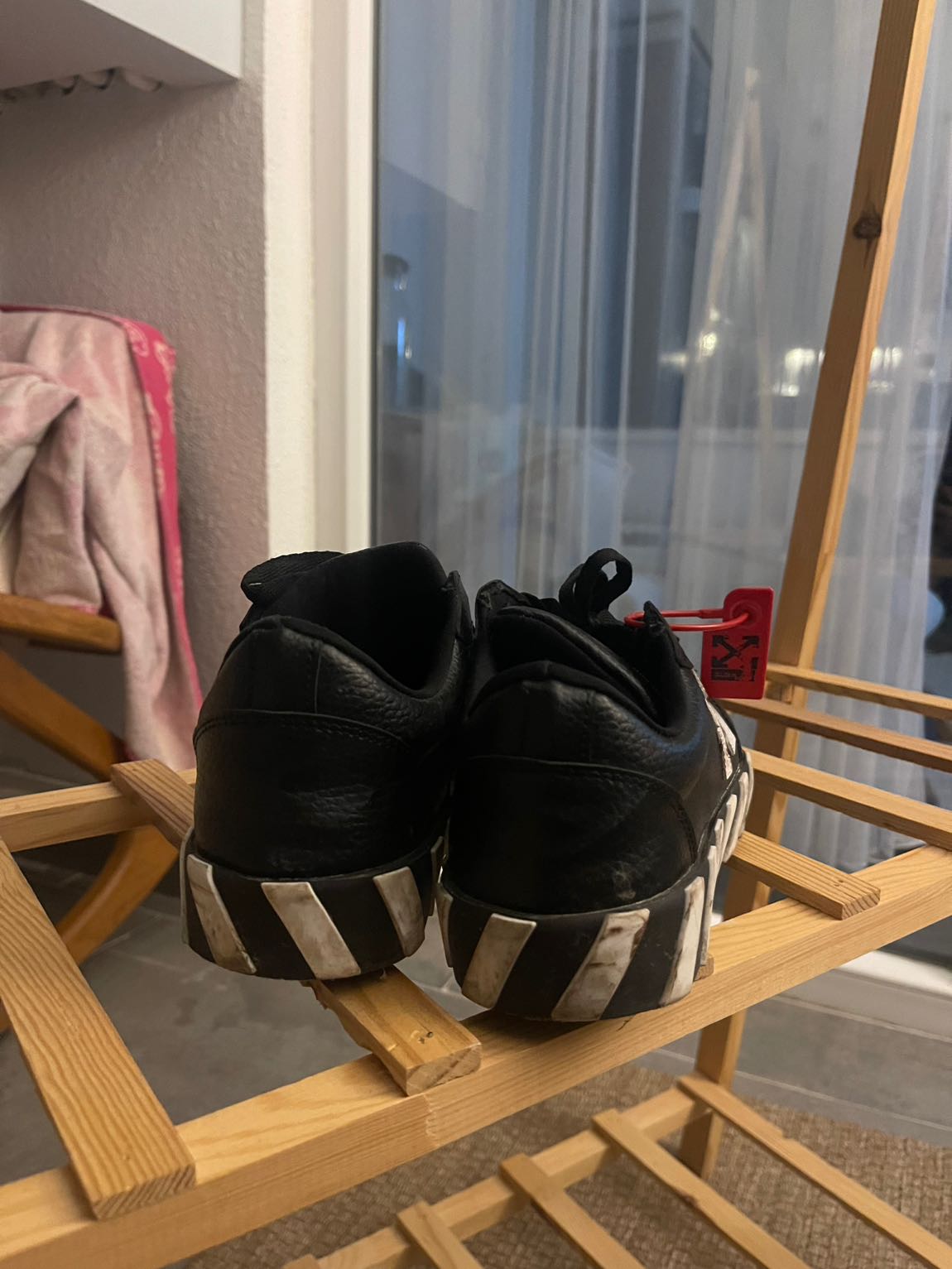 Off White Siyah Sneaker — görsel 3/5