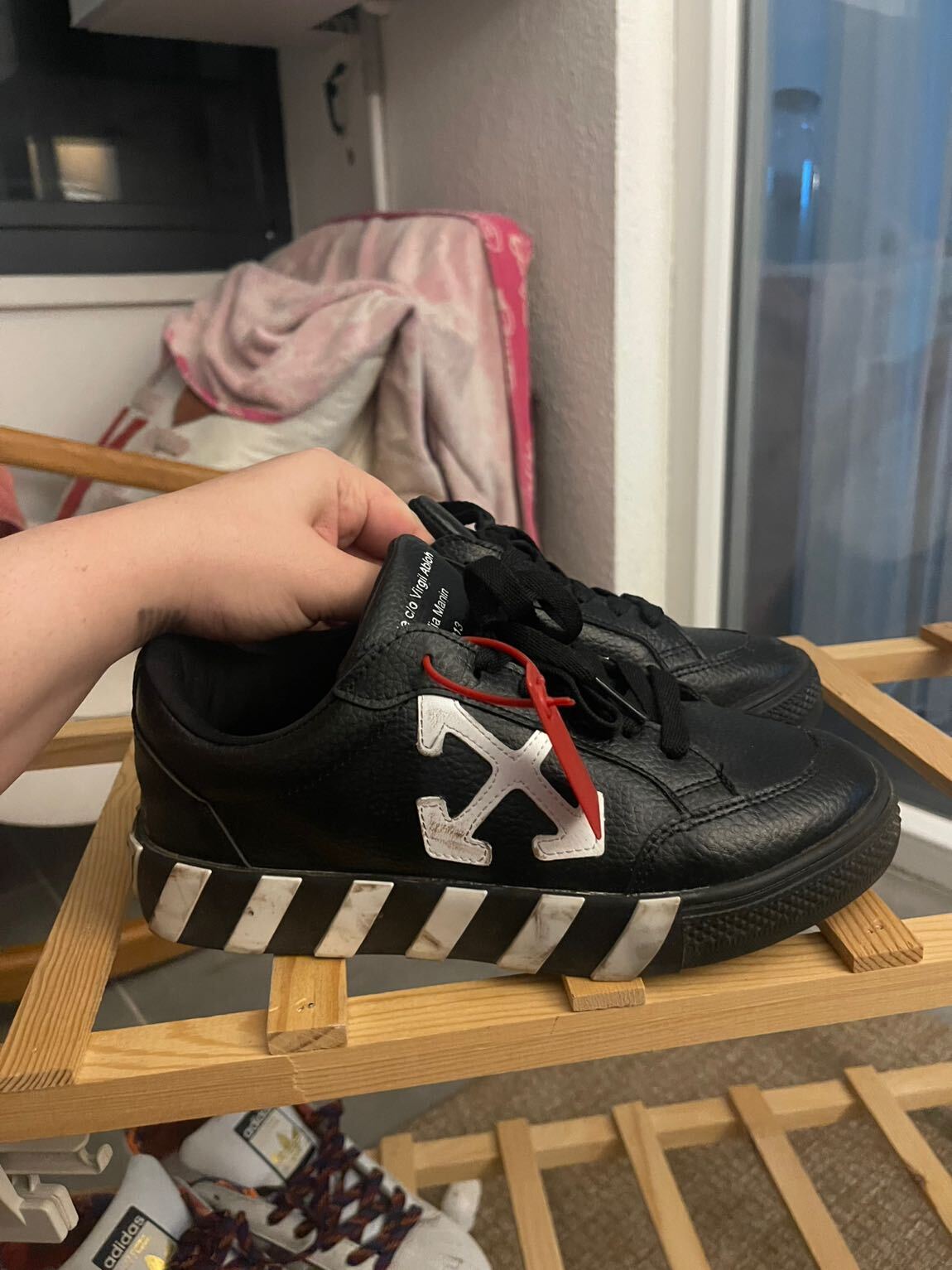 Off White Siyah Sneaker — görsel 5/5