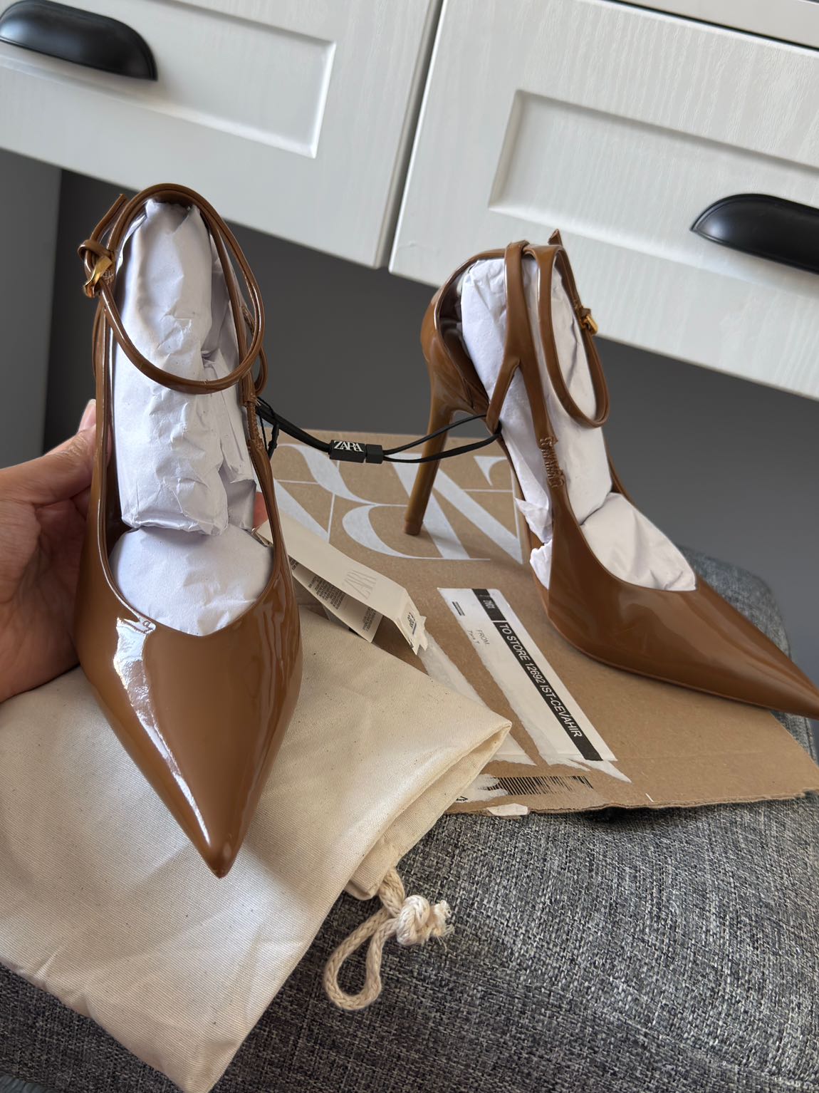 Zara Kahverengi Stiletto Ayakkabı — görsel 3/20