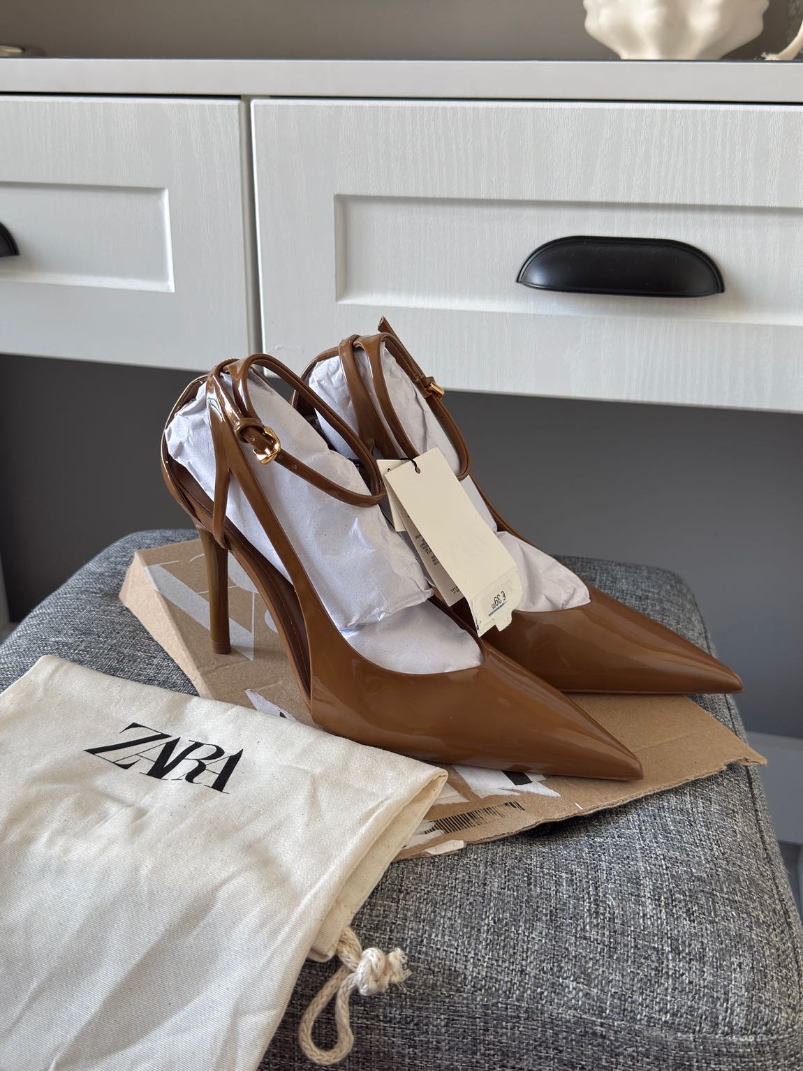 Zara Kahverengi Stiletto Ayakkabı — görsel 2/20