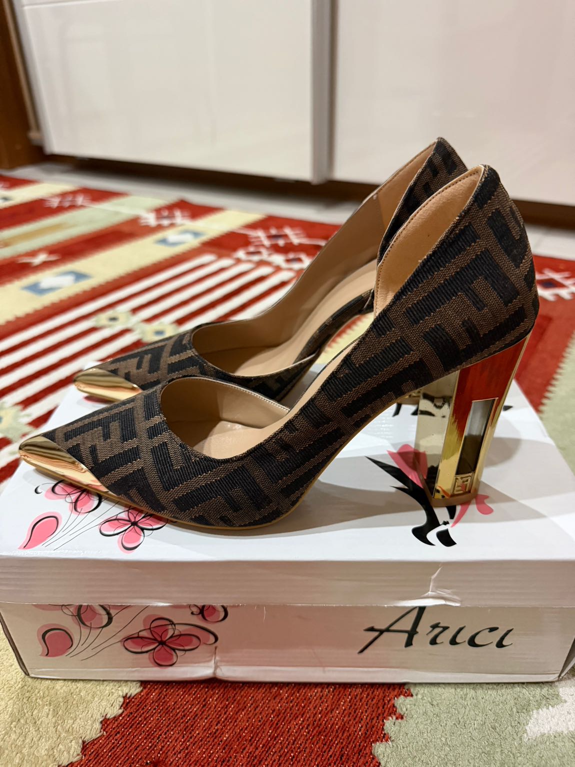 Fendi Stiletto Ayakkabı — görsel 5/6