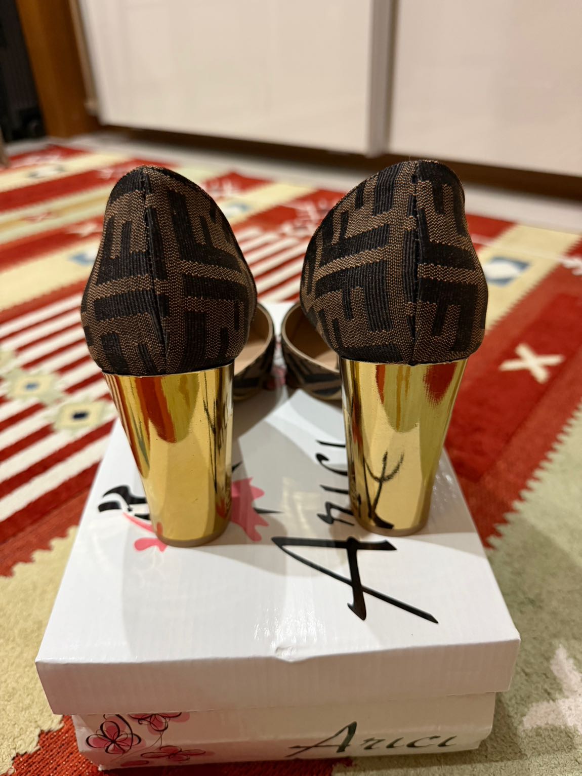 Fendi Stiletto Ayakkabı — görsel 4/6
