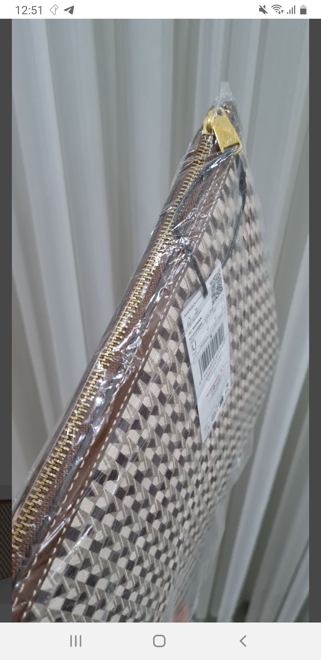 Mango logolu laptop kılıfı — görsel 4/5