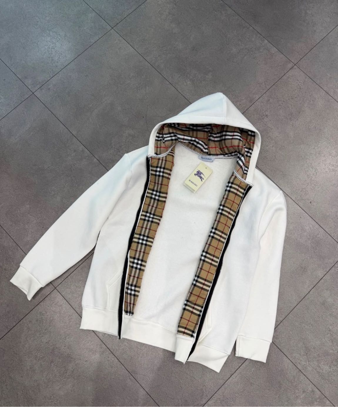BURBERY PREMIUM HIRKA — görsel 5/5