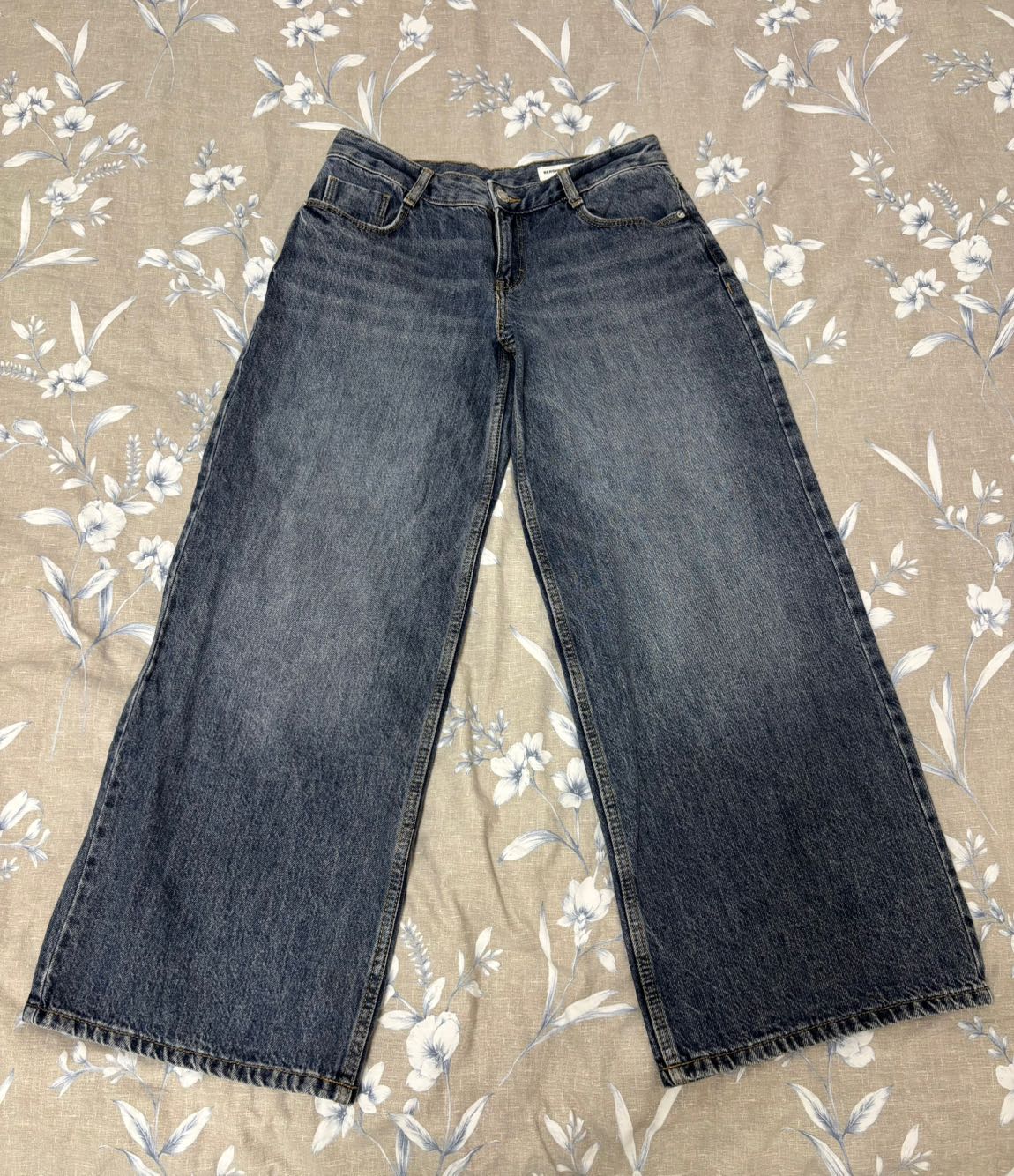 Bershka Geniş Paça Kot Pantolon — görsel 3/7