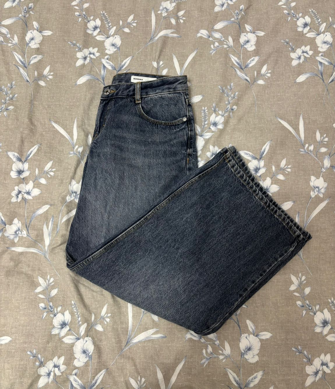 Bershka Geniş Paça Kot Pantolon — görsel 4/7