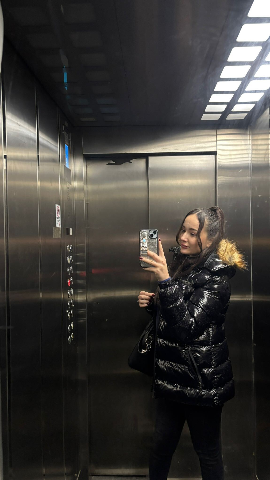 Moncler Parlak kadın mont — görsel 2/3