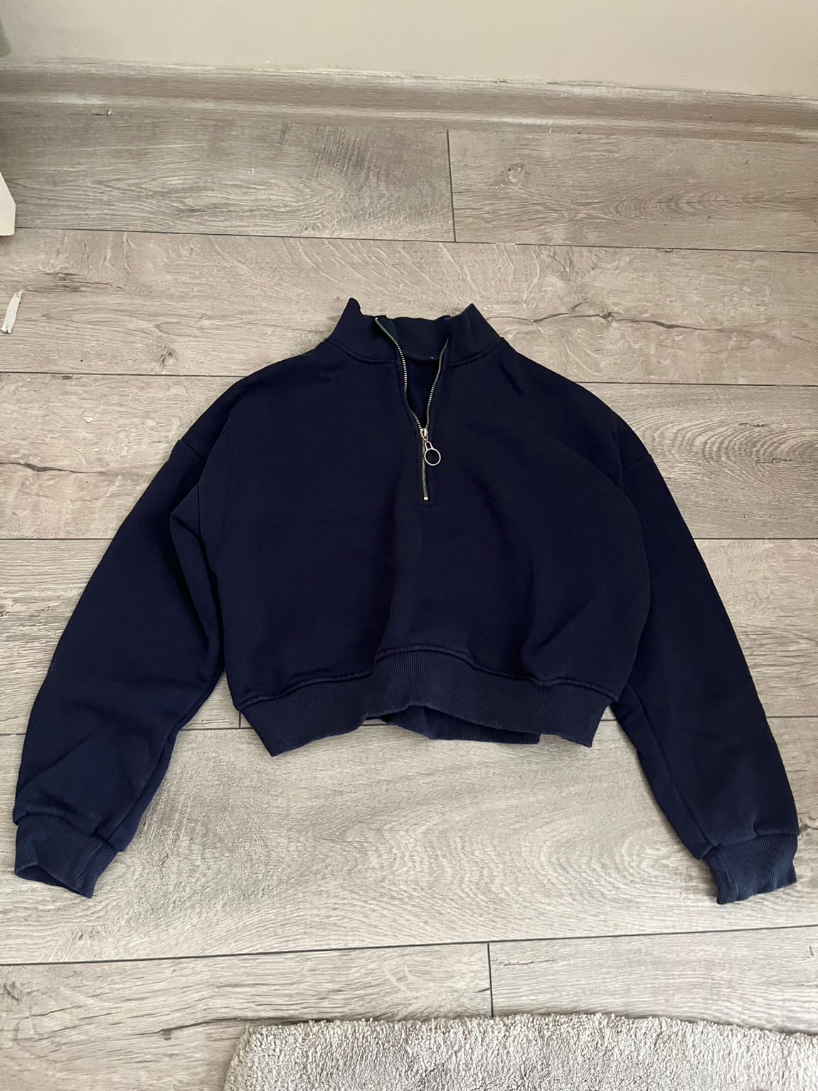 Lacivert Fermuarlı Sweatshirt Crop — görsel 4/5