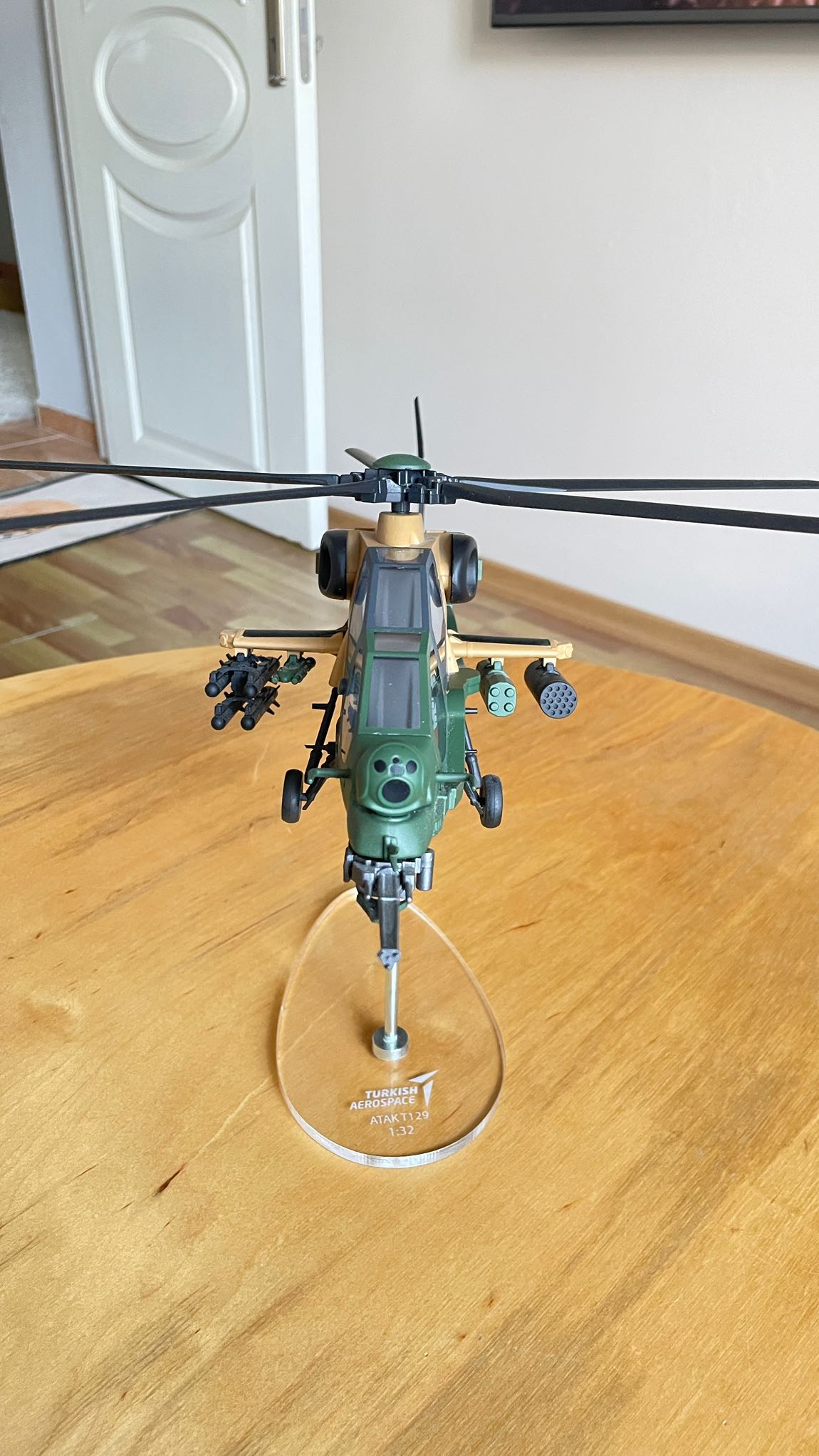 ASKERİ ATAK HELİKOPTER — görsel 2/13
