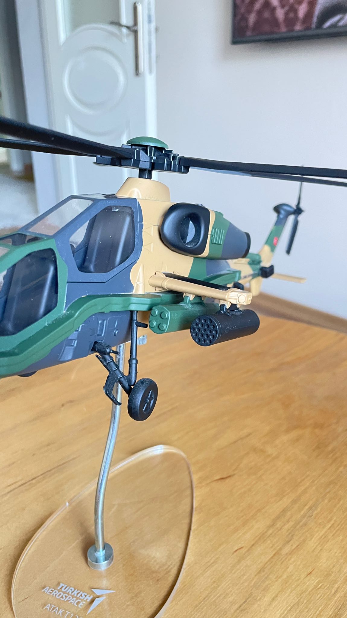 ASKERİ ATAK HELİKOPTER — görsel 4/13
