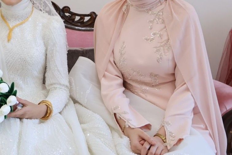 pelerinli pembe yavruağzı tesettür abiye — görsel 5/9