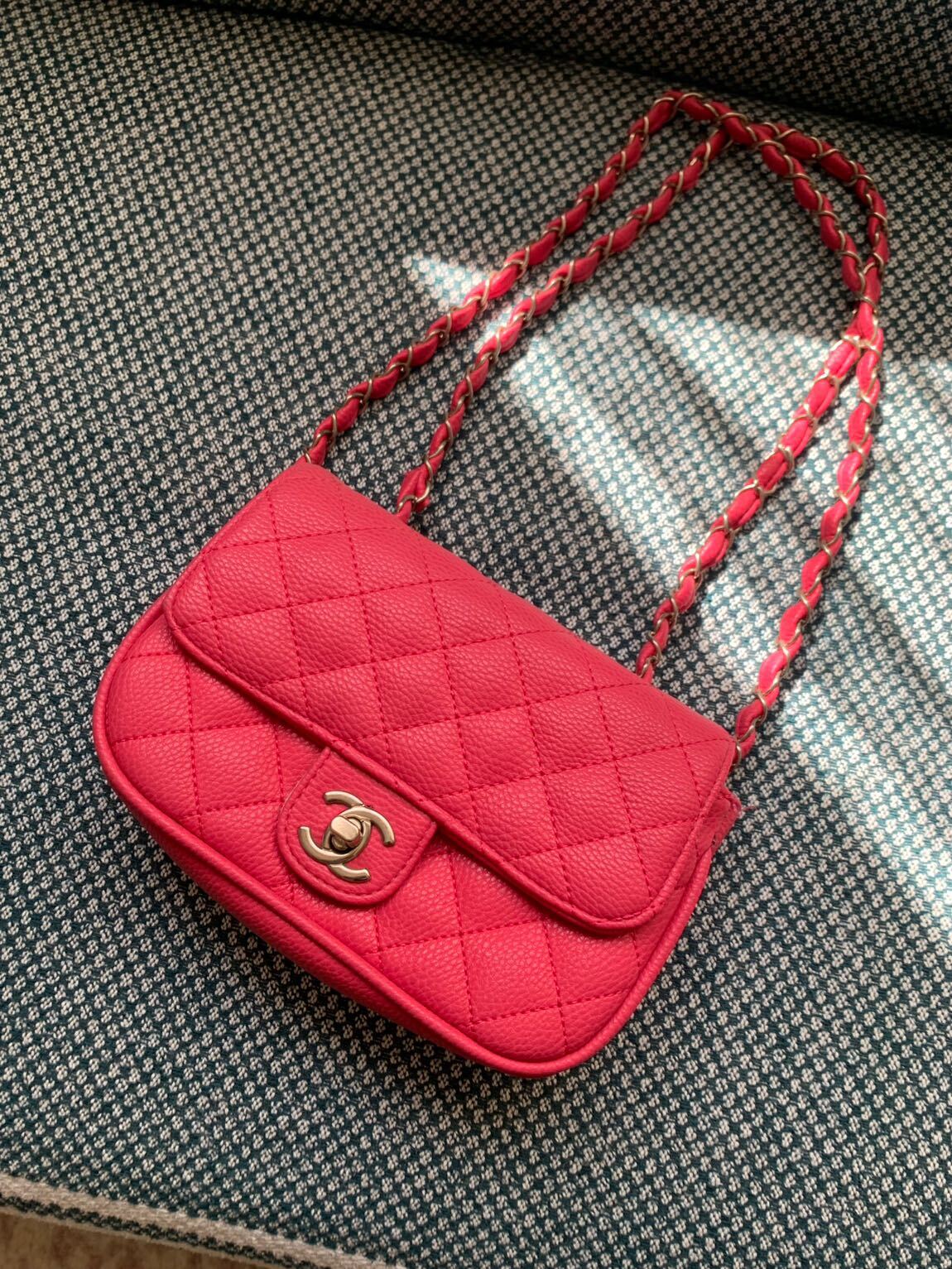 Chanel Pembe Omuz Çantası — görsel 2/2