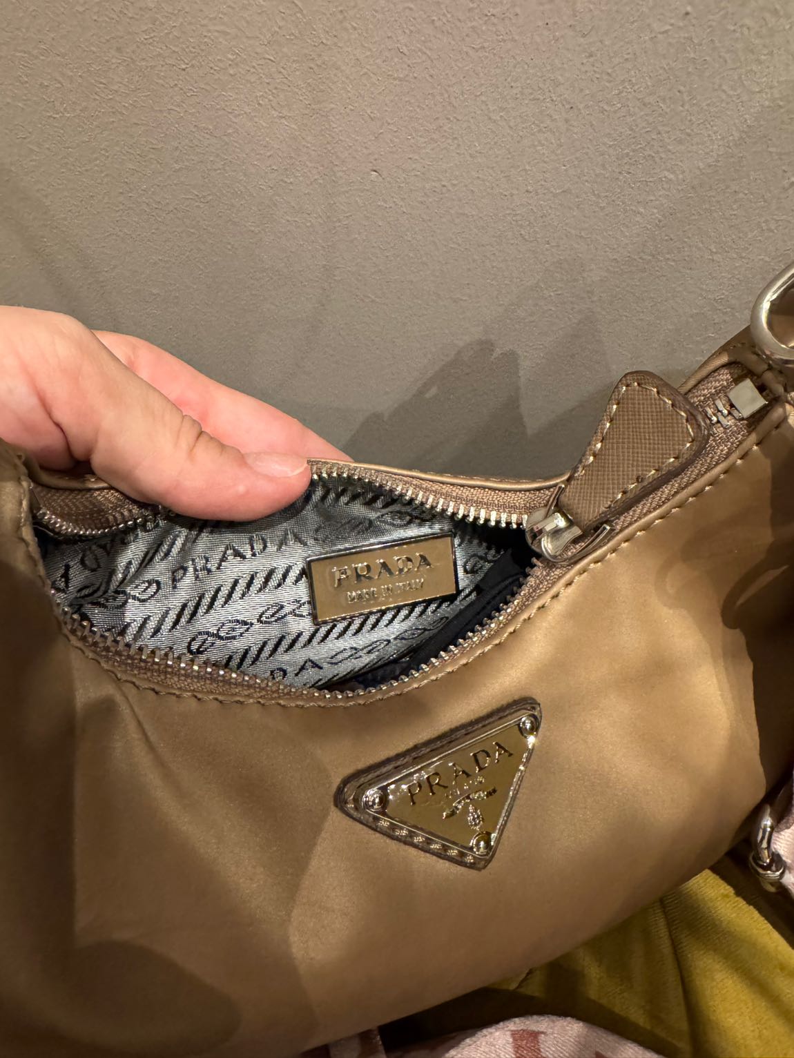 Prada Vizon Omuz Çantası — görsel 3/6