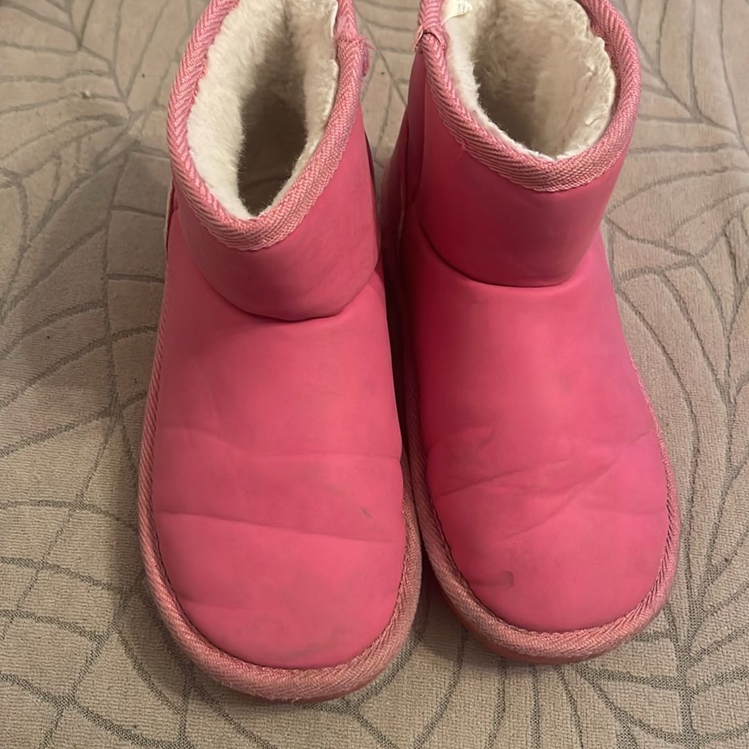 Benetton marka Pembe Bot (ugg) — görsel 2/16