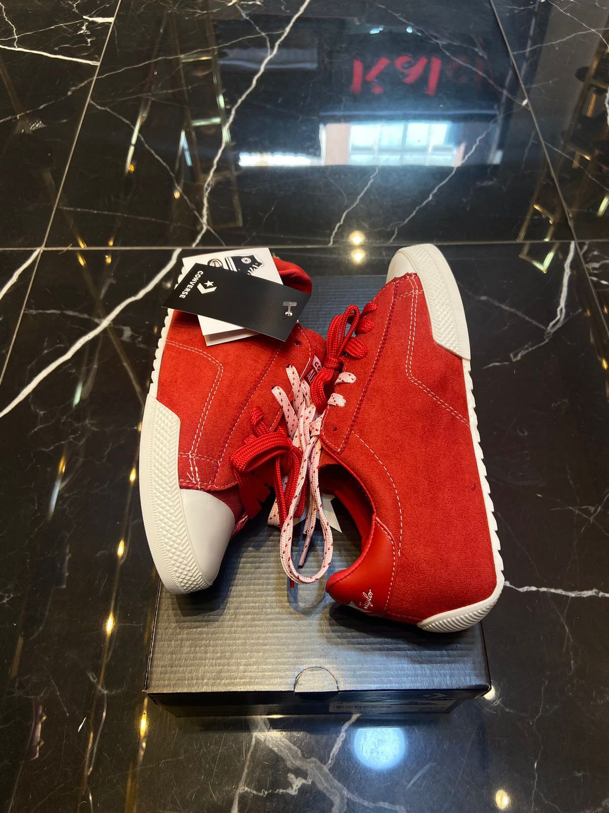Kırmızı Sneaker — görsel 2/4