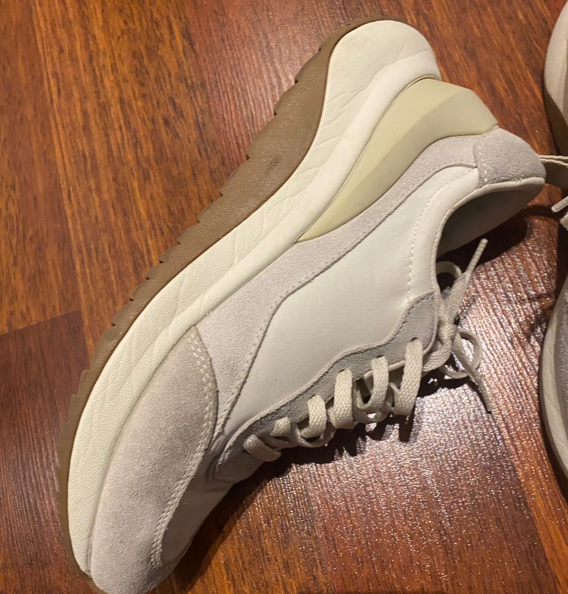 OYSHO Krem Sneaker Ayakkabı — görsel 3/4
