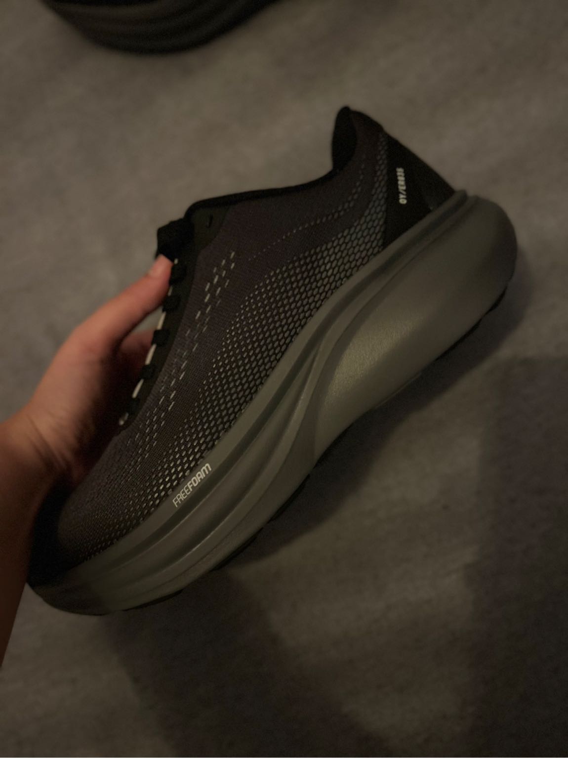 oysho outdoor spor ayakkabı — görsel 4/6
