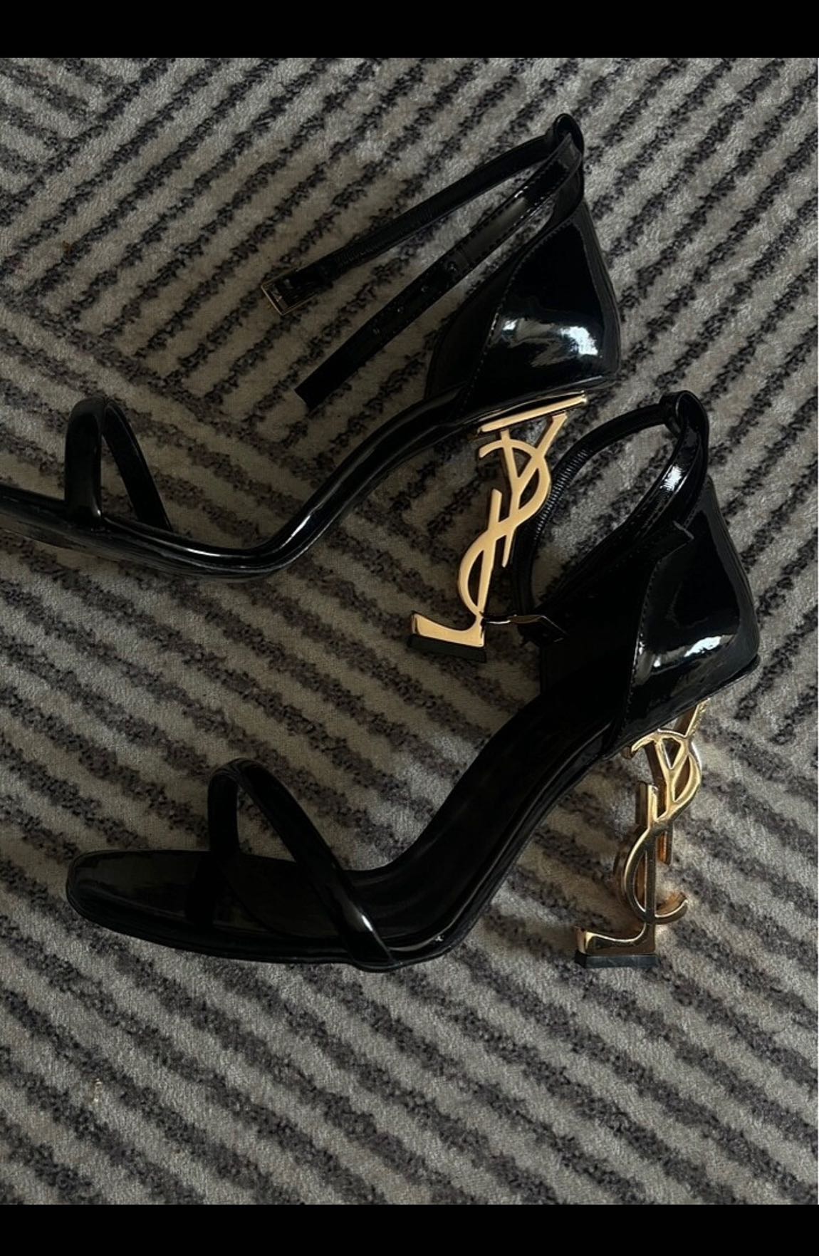 YSL Siyah Stiletto Sandalet — görsel 2/2