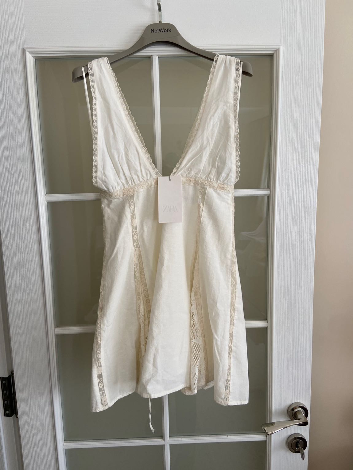 Zara Beyaz Dantelli Mini Elbise — görsel 2/12