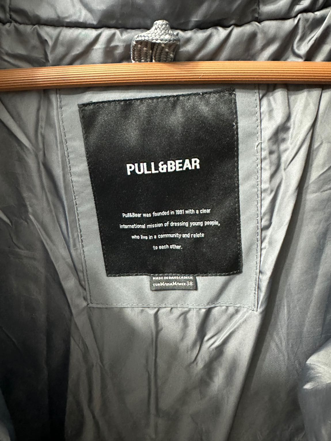 Pull&Bear Gri Kapüşonlu Mont — görsel 6/8