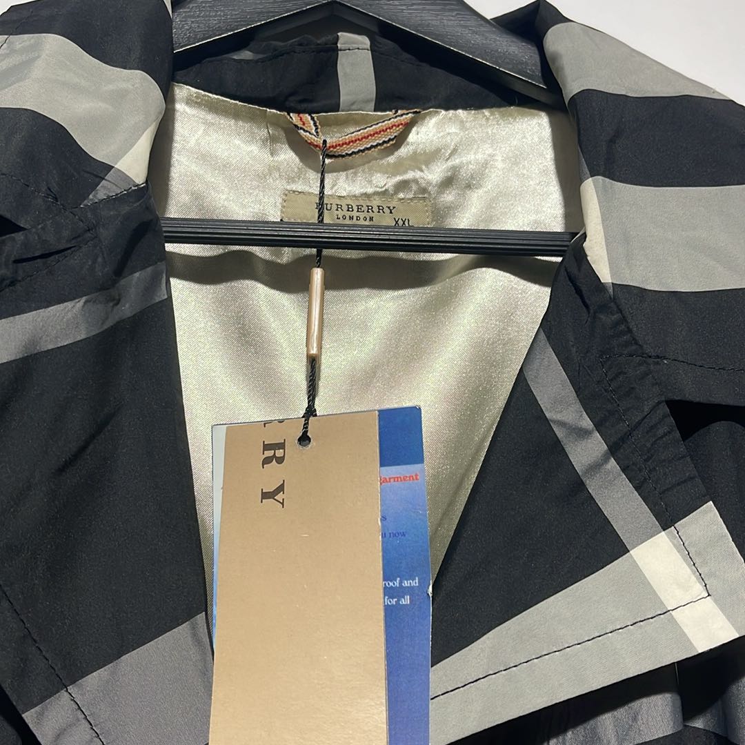 Burberry Ekose Pardesü — görsel 5/9