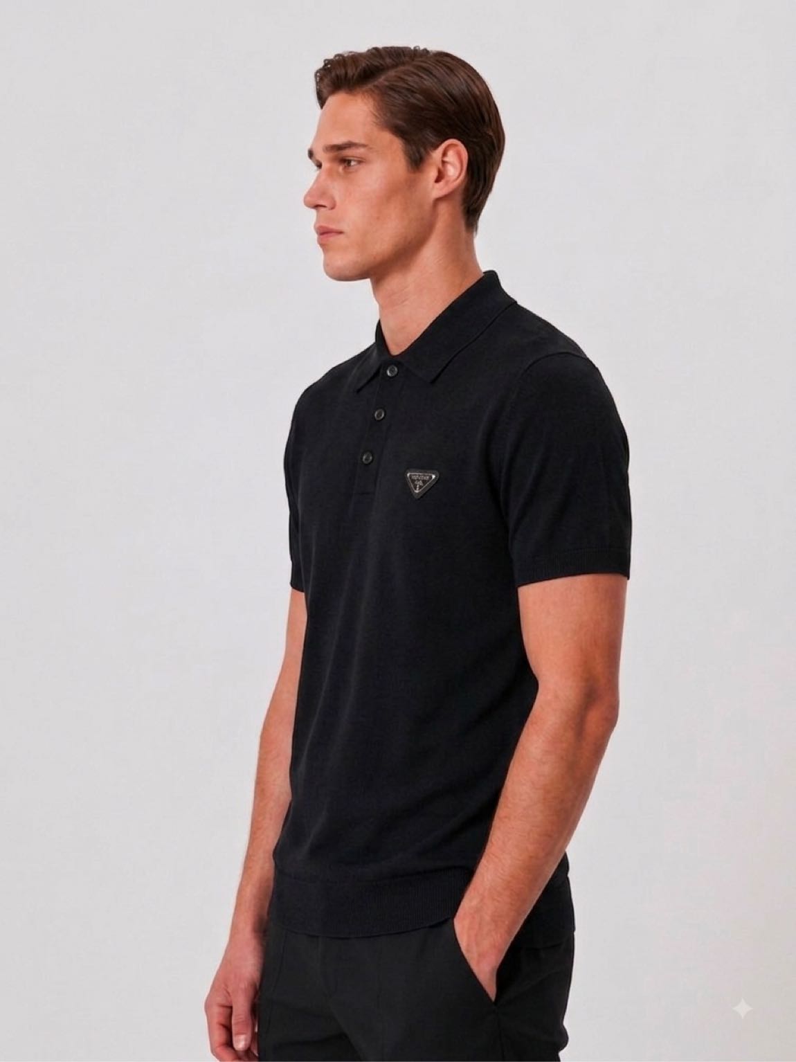 Prada Polo Yaka Siyah Tişört — görsel 4/5