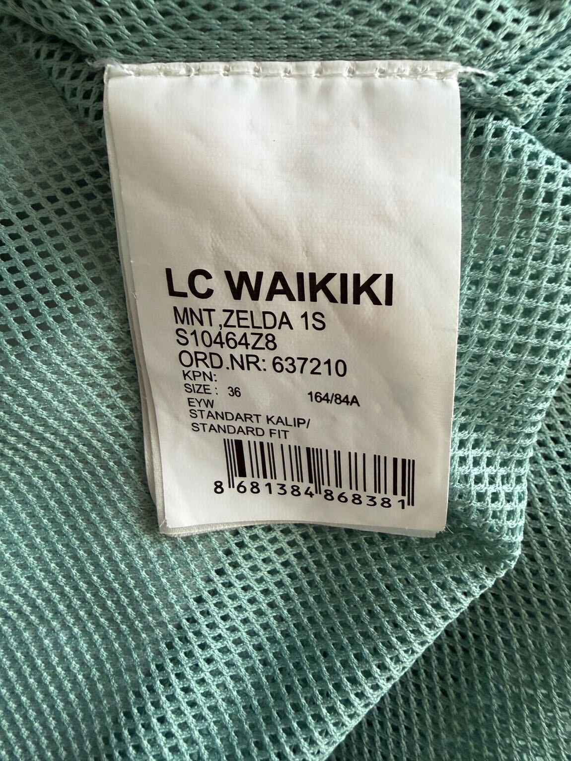 Lcw yağmurluk — görsel 4/4