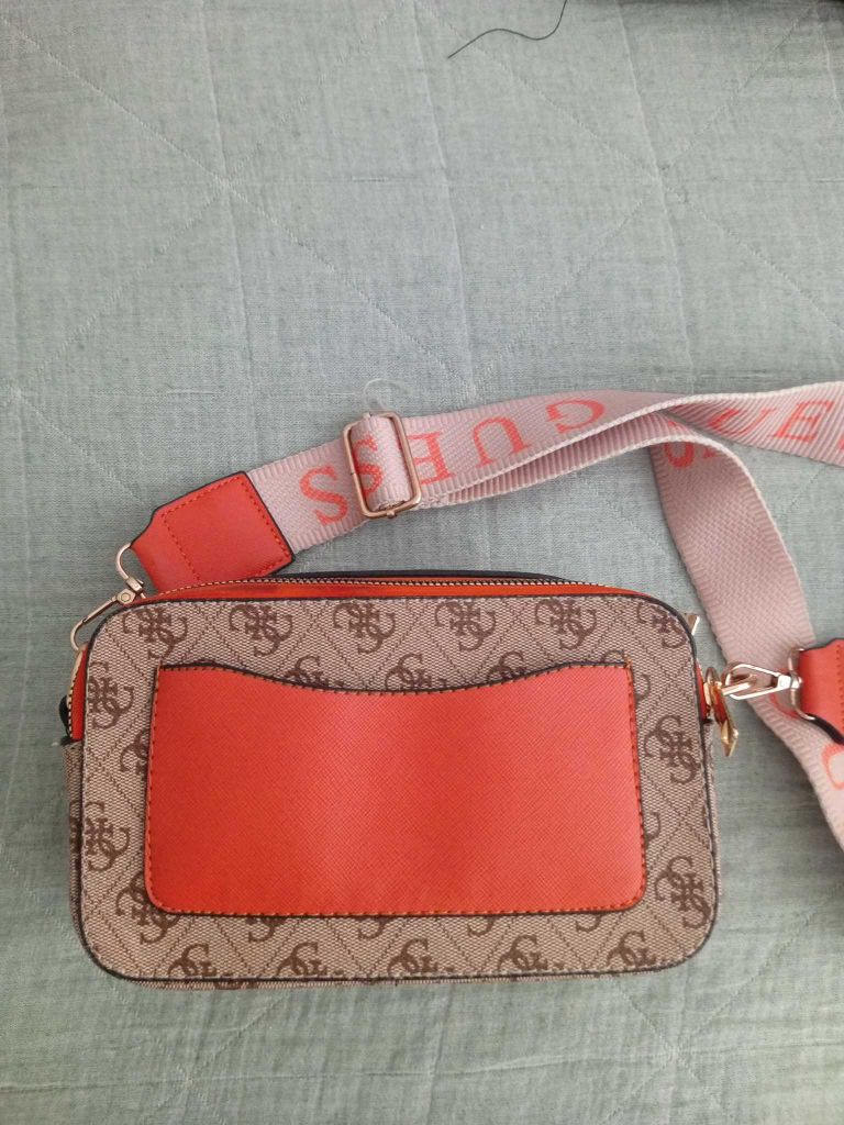 Guess Çapraz Askılı Çanta — görsel 2/3