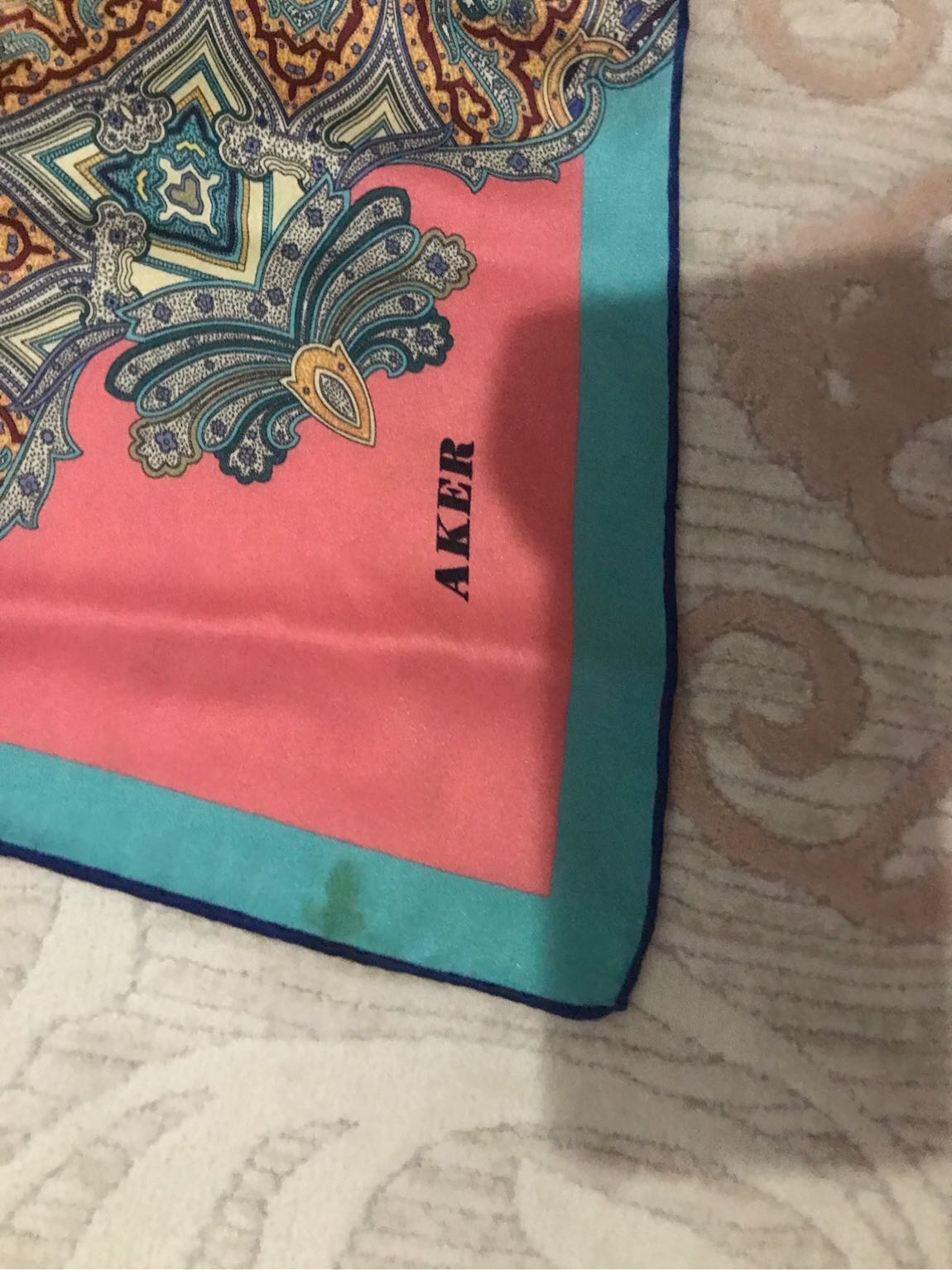 Aker ipek eşarp — görsel 2/2