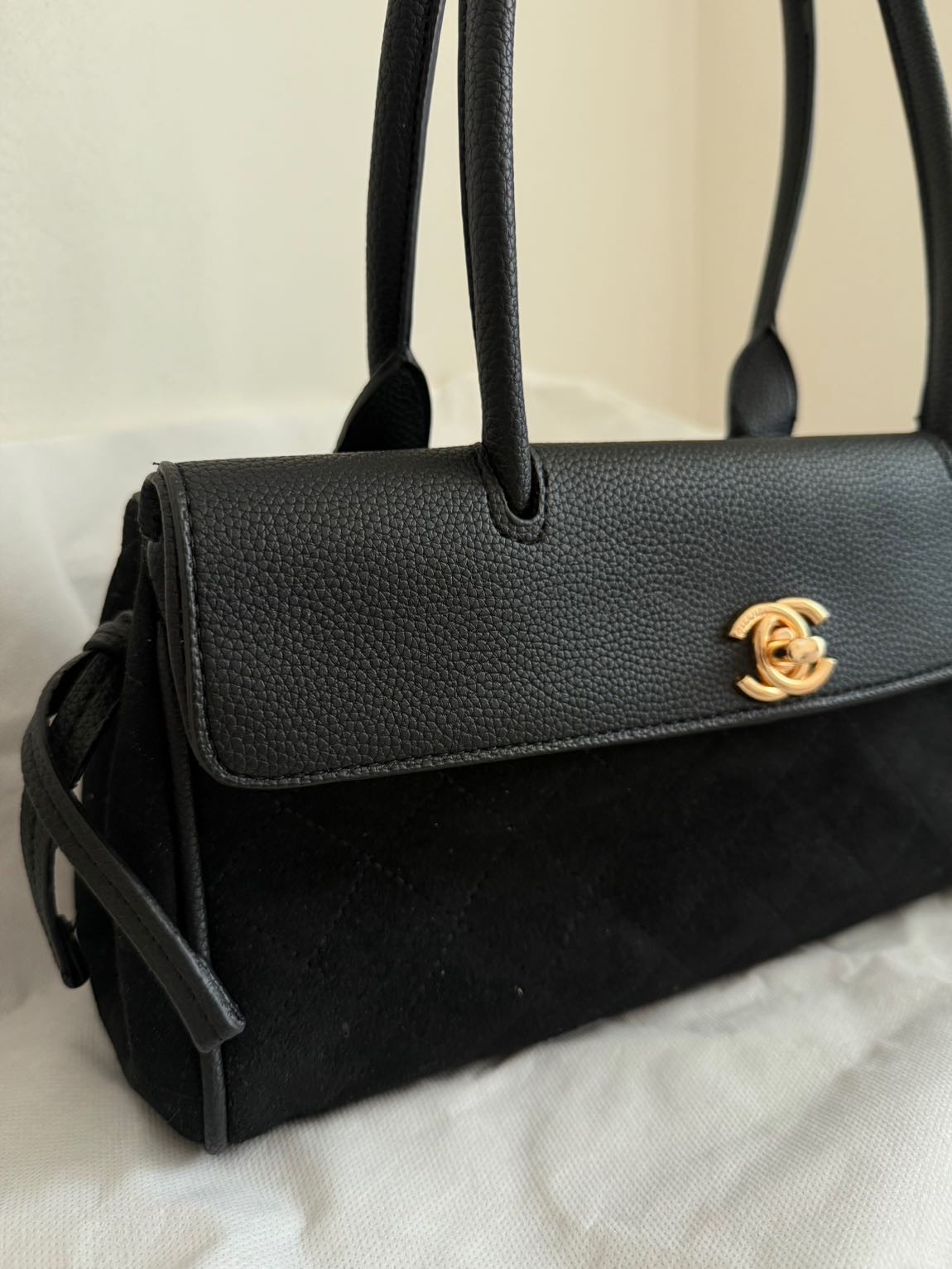 Chanel Siyah Deri Çanta — görsel 4/7