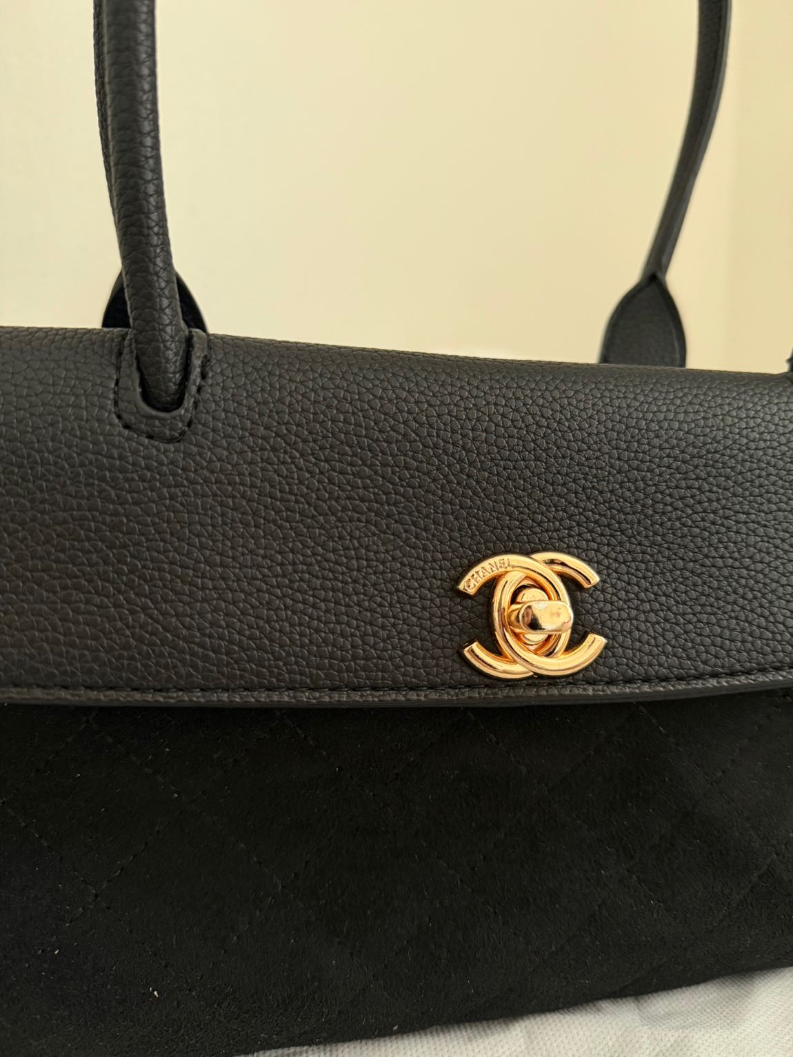 Chanel Siyah Deri Çanta — görsel 3/7