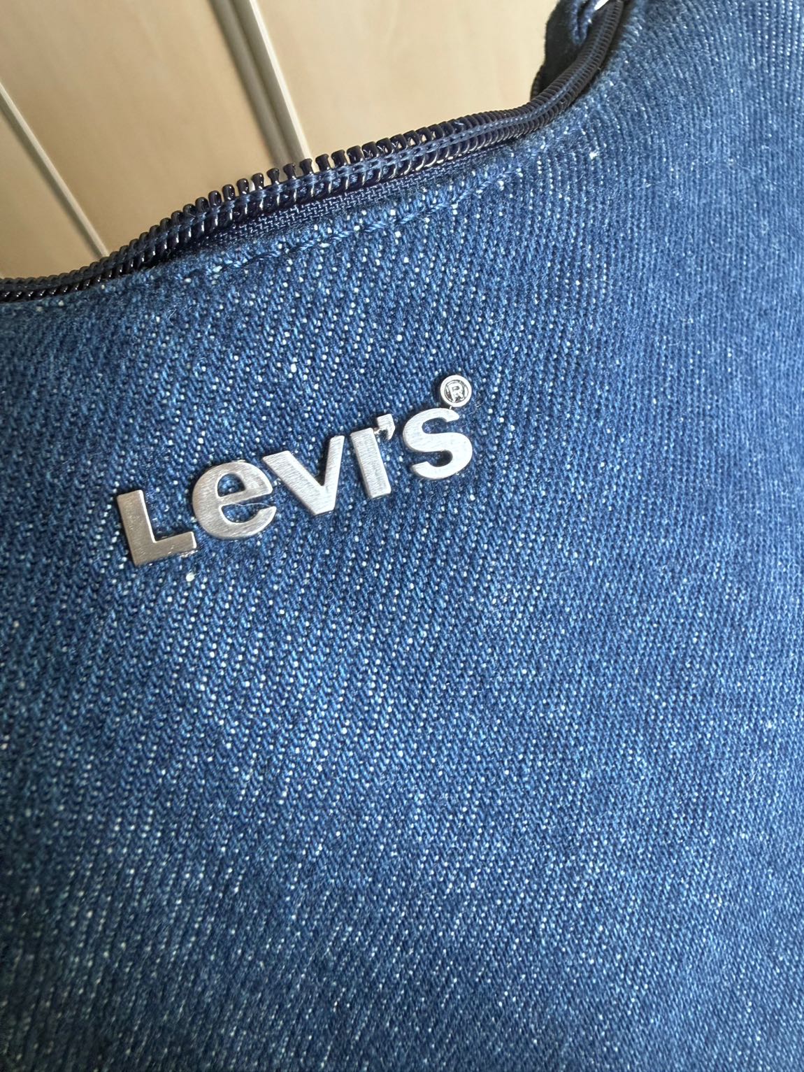Levi's Denim Omuz Çantası — görsel 3/4