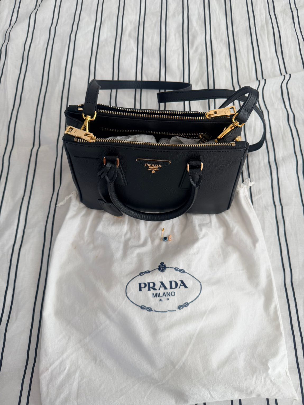 Prada Siyah Deri Omuz Çantası Sıfır — görsel 6/8