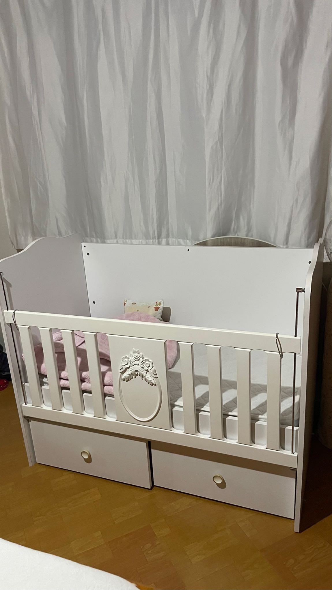 Beyaz mobilya bebek yatağı beşik — görsel 7/8