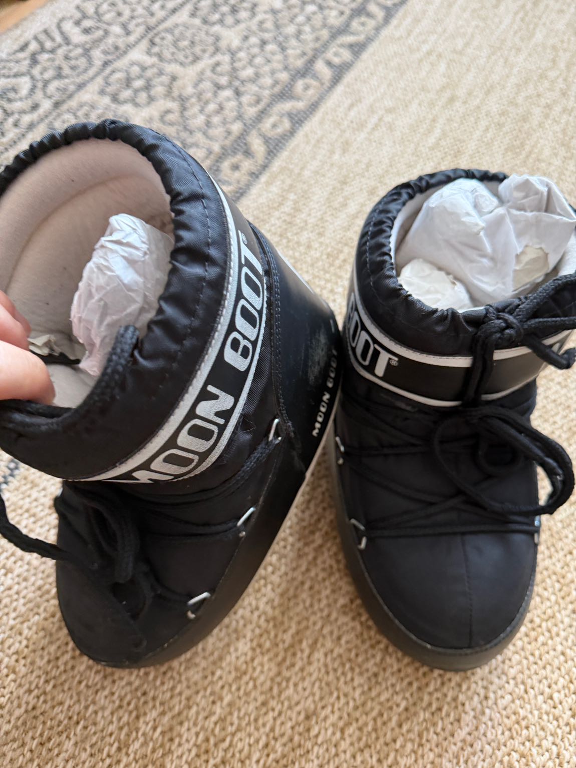 Moon Boot Siyah Kar Botu — görsel 2/18