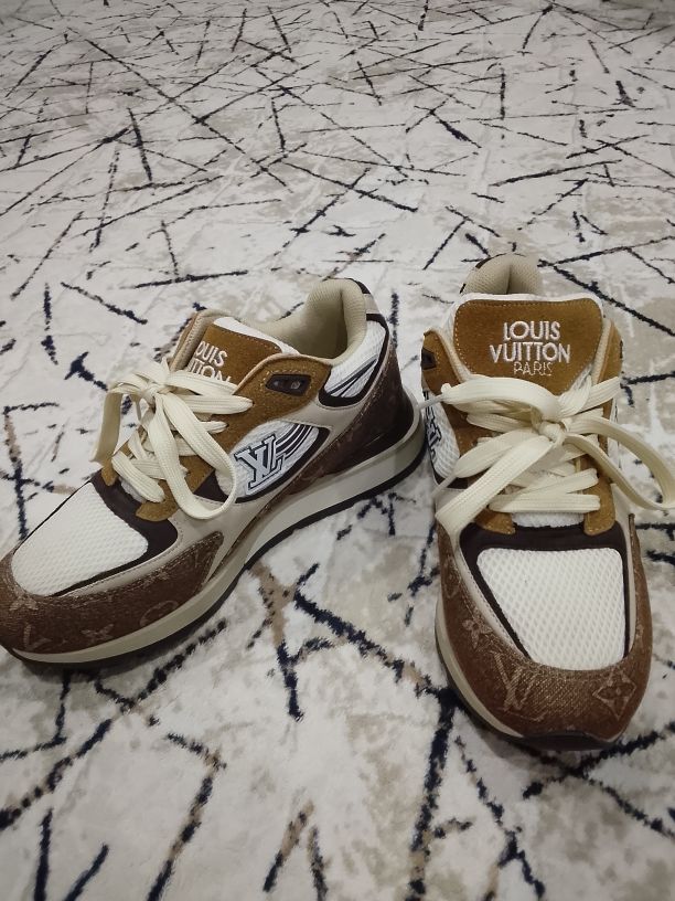 Louis Vuitton Sneaker — görsel 2/6