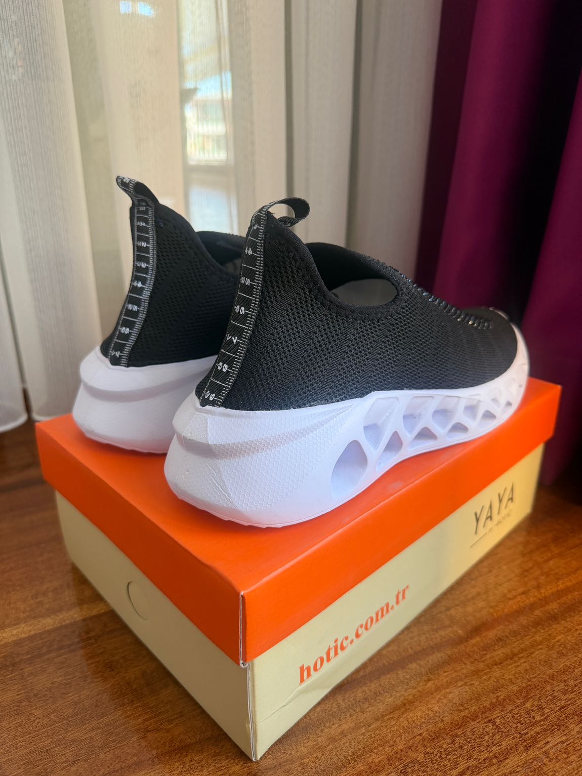 Yaya Hotiç Siyah Taşlı Sneaker Ayakkabı — görsel 6/6