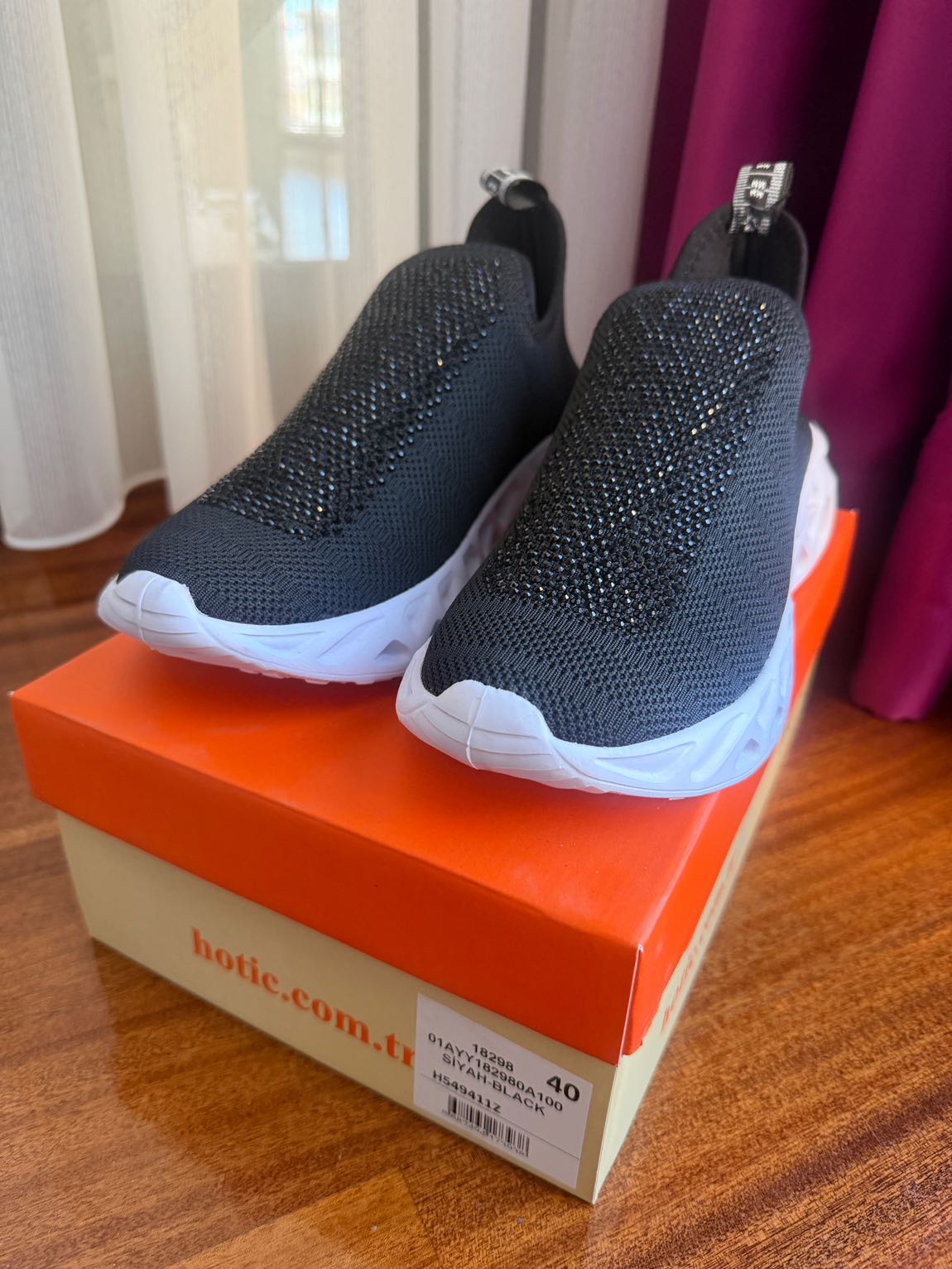 Yaya Hotiç Siyah Taşlı Sneaker Ayakkabı — görsel 4/6