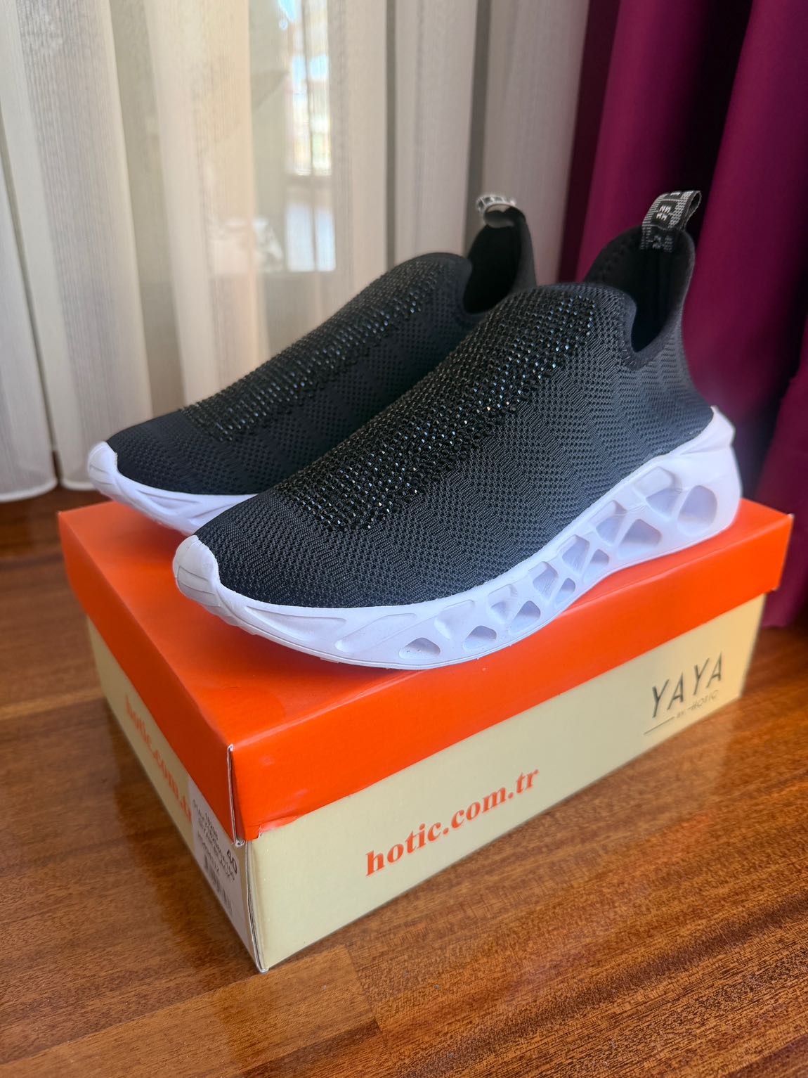 Yaya Hotiç Siyah Taşlı Sneaker Ayakkabı — görsel 5/6