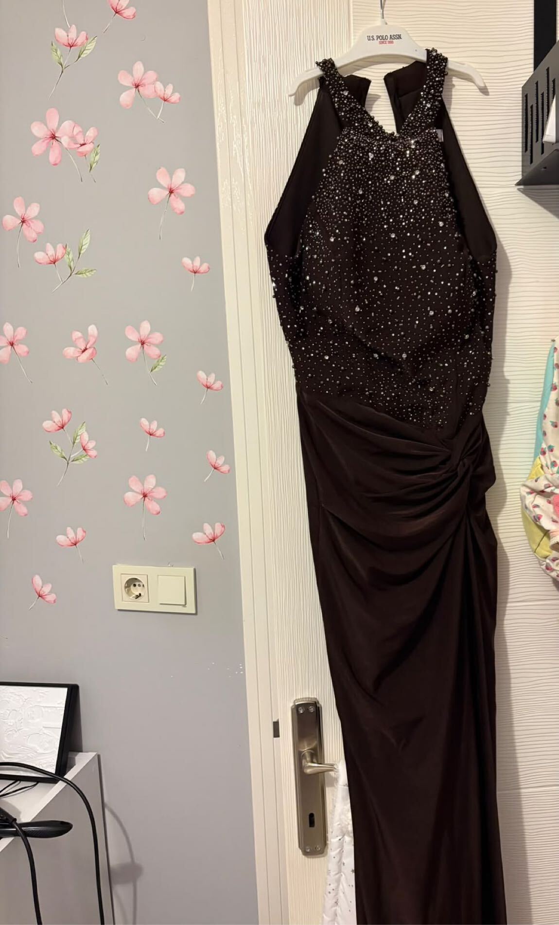Halter Yaka Taşlı Elbise — görsel 3/4
