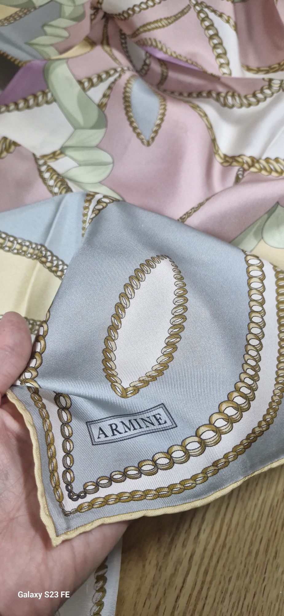 Armine Eşarp — görsel 3/3