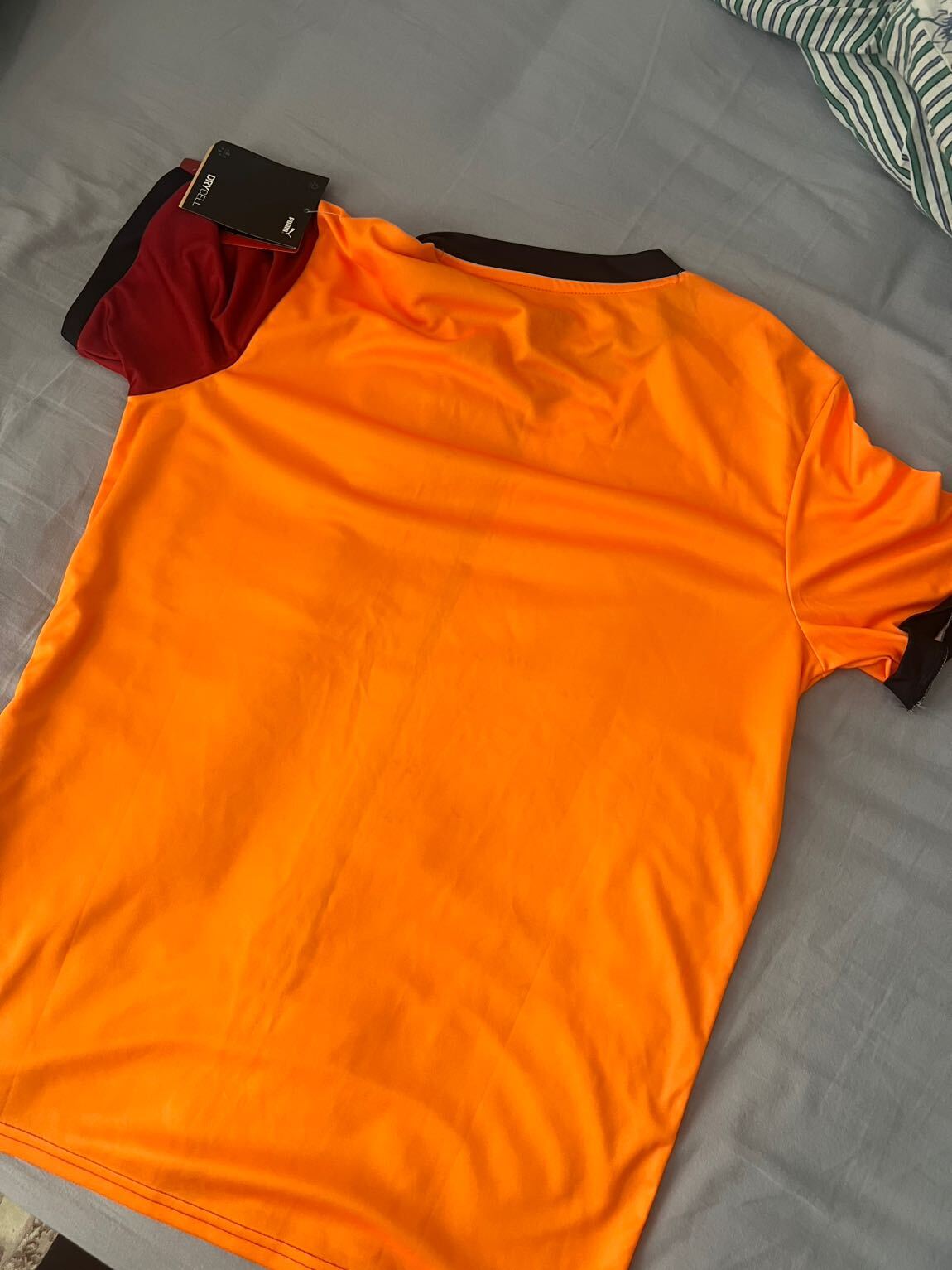 Galatasaray İmzalı Forma — görsel 3/4