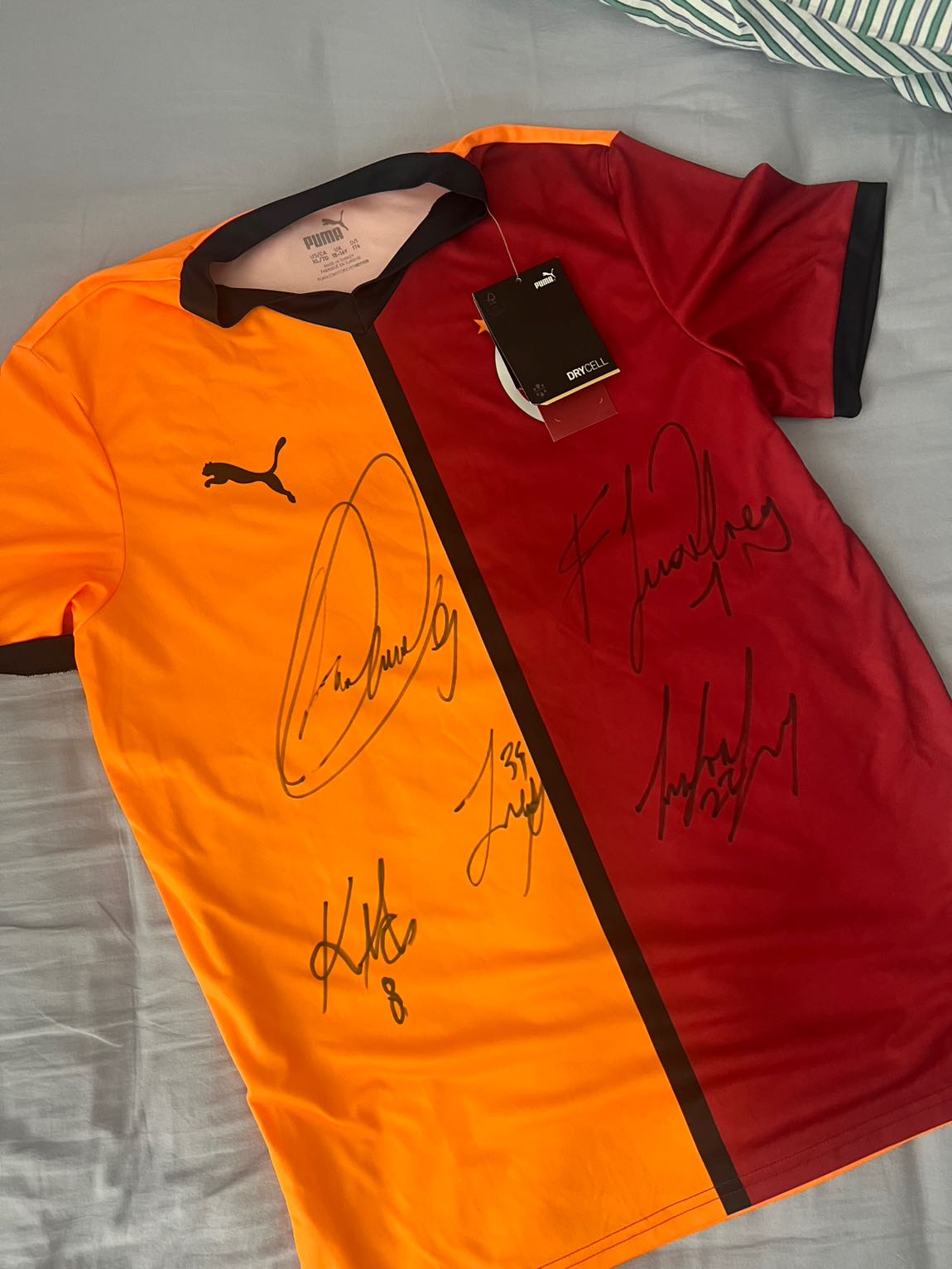 Galatasaray İmzalı Forma — görsel 2/4