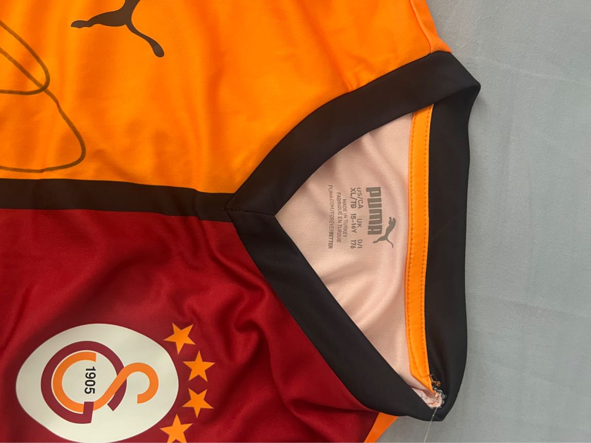 Galatasaray İmzalı Forma — görsel 4/4