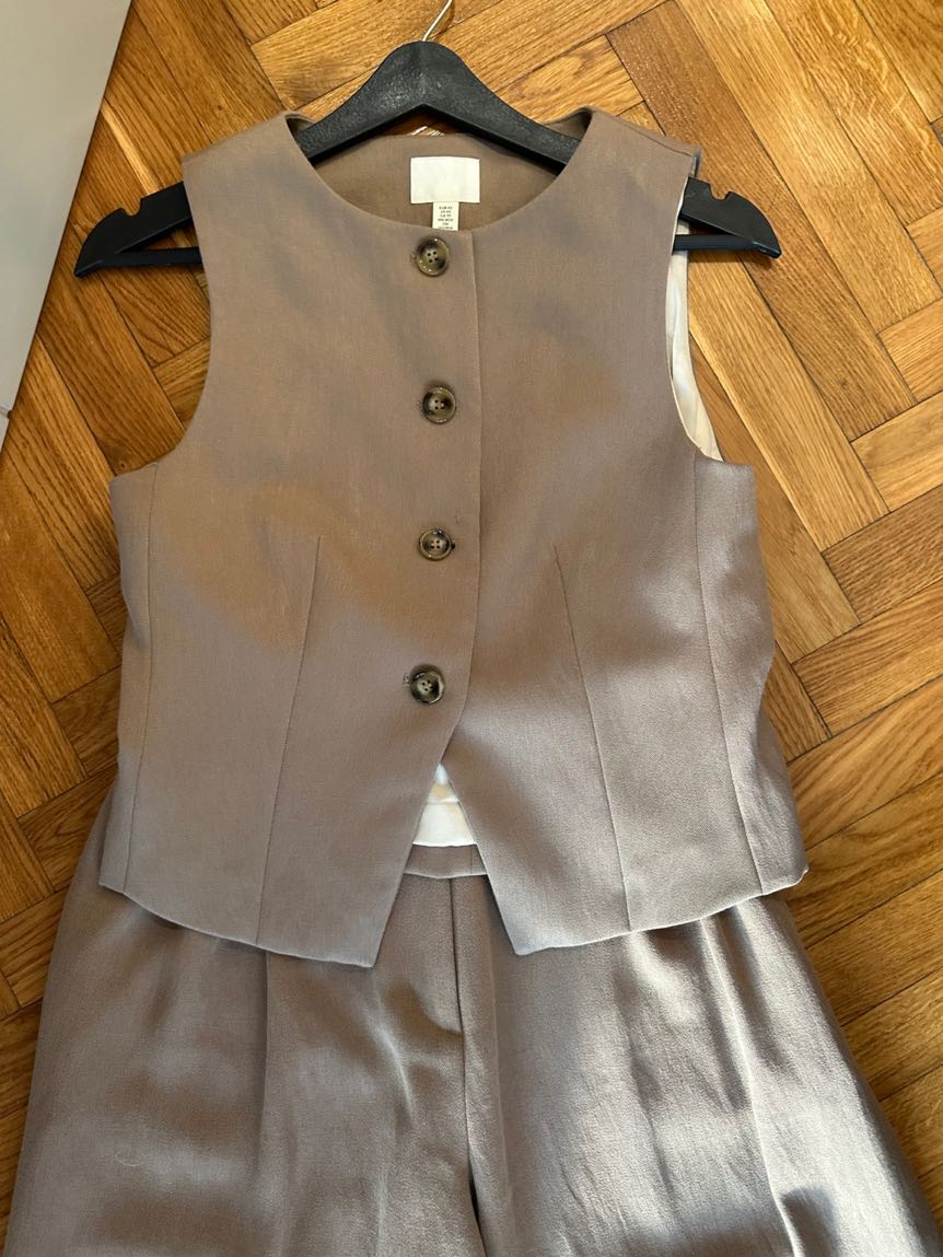 H&M Yelek ve Pantolon Takımı — görsel 2/6