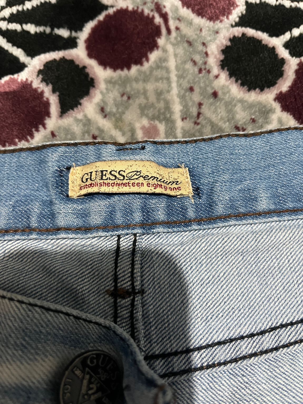 Yırtık Detaylı Kot Pantolon — görsel 2/8