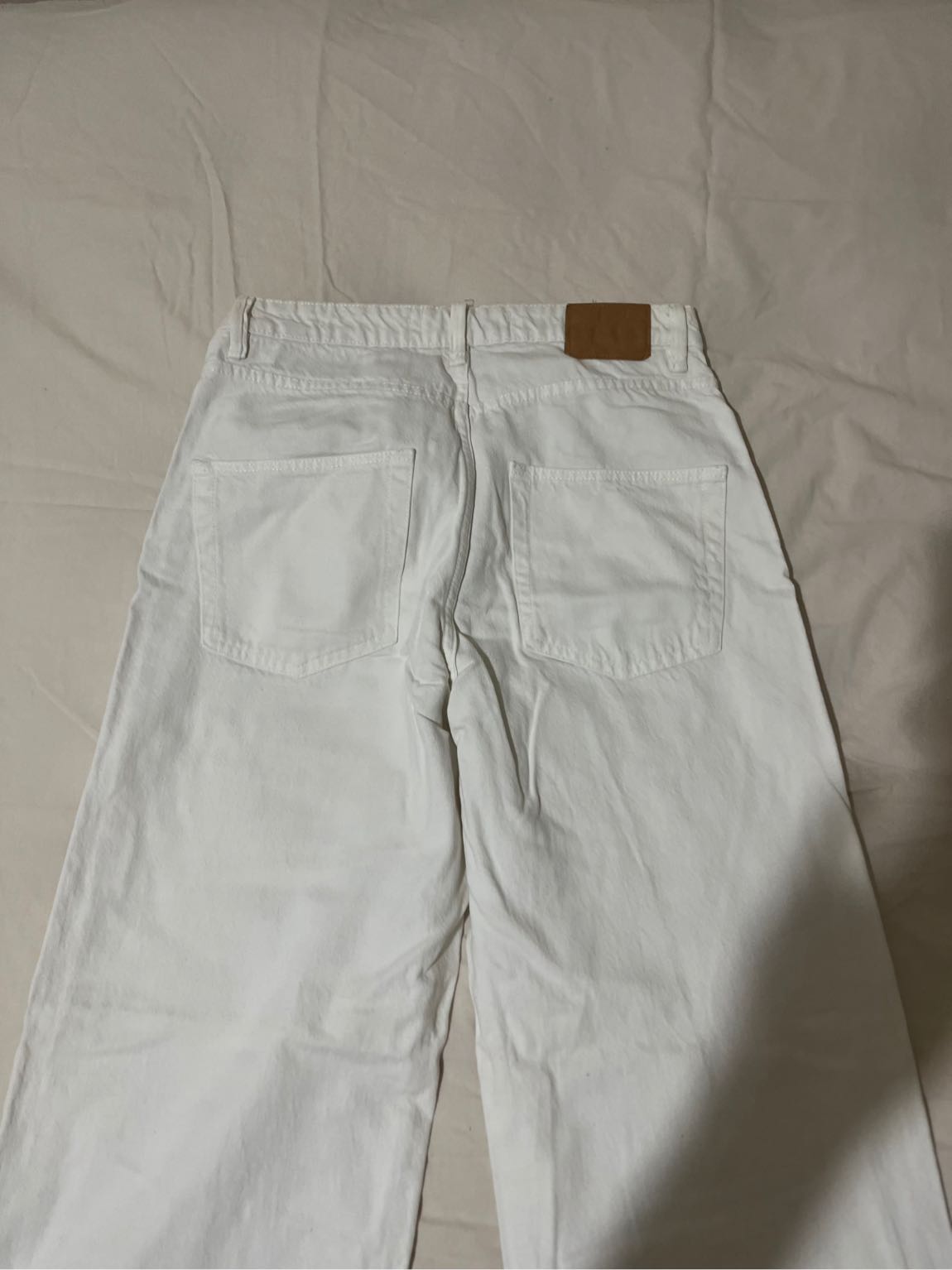 Bershka Beyaz Geniş Paça Jean — görsel 3/4