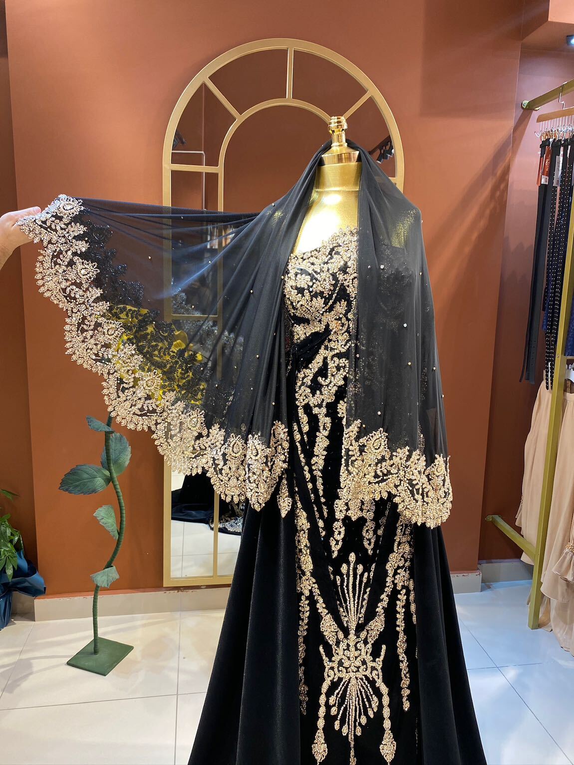Siyah balık kaftan — görsel 3/4