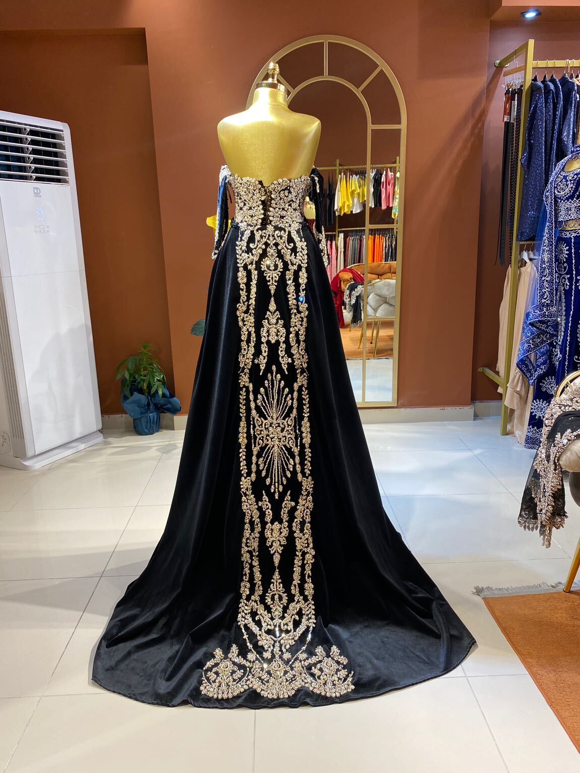 Siyah balık kaftan — görsel 2/4