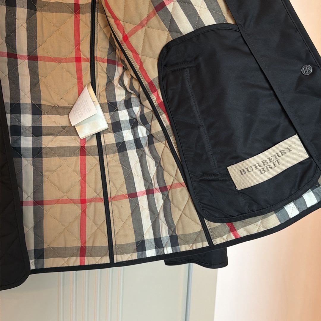 Orjinal Burberry Brit Kapitone Mont. — görsel 4/9
